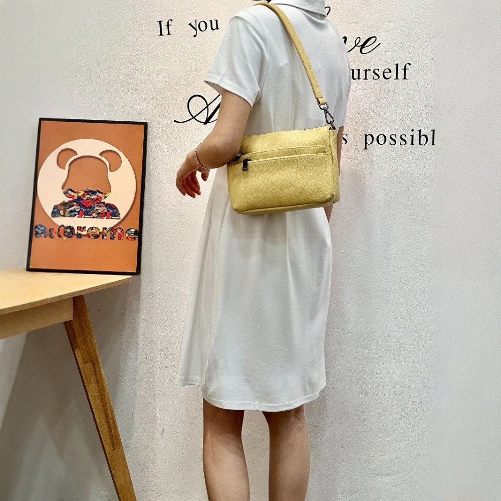 A New Multi-Layer Soft Genuine Leather Women'S Bag with Large Capacity, Featuring a Small Square Design, Suitable for Shoulder And Crossbody Wear, Designed with Multiple Zippers, Perfect for a Luxurious And Versatile Commuting Experience